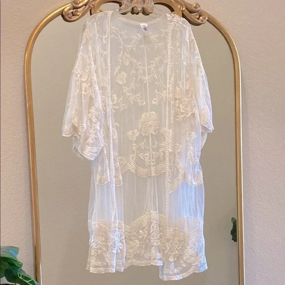 Elegant Sheer Lace Kimono Size L/XL - Picture 2 of 8